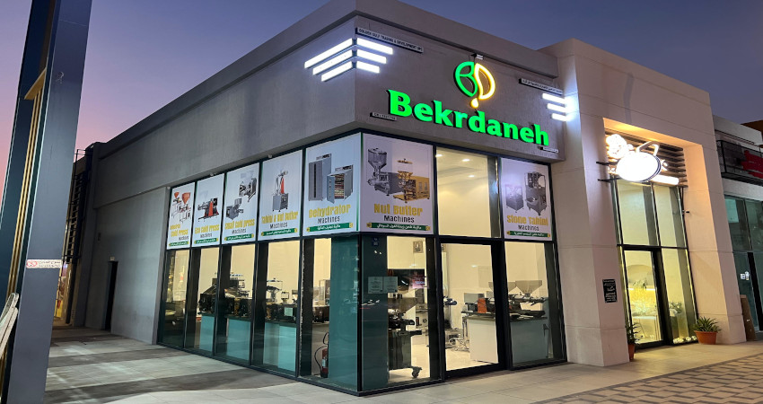 Agencia extranjera que vende maquinaria industrial